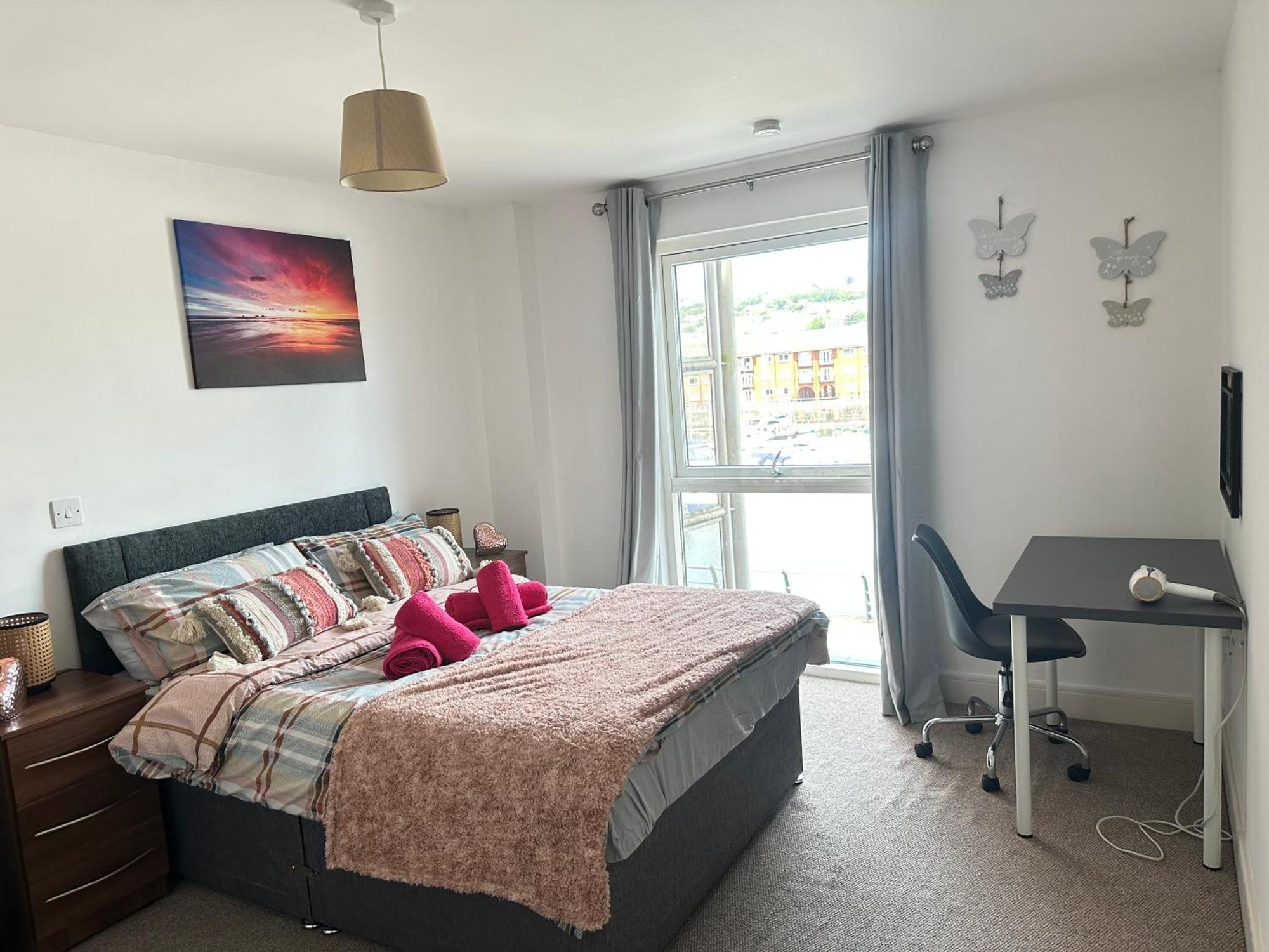 Water Front Apt Walk To The Beach & City Centre Swansea Exterior photo